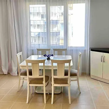 Merkezi Konum Denize Sifir 2+1 Ferah Tatil Eviniz Apartman
