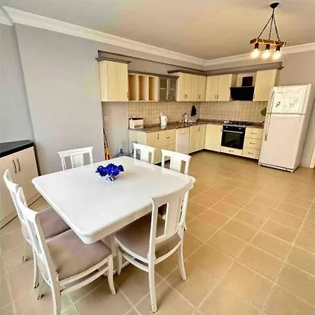 Merkezi Konum Denize Sifir 2+1 Ferah Tatil Eviniz 알란야